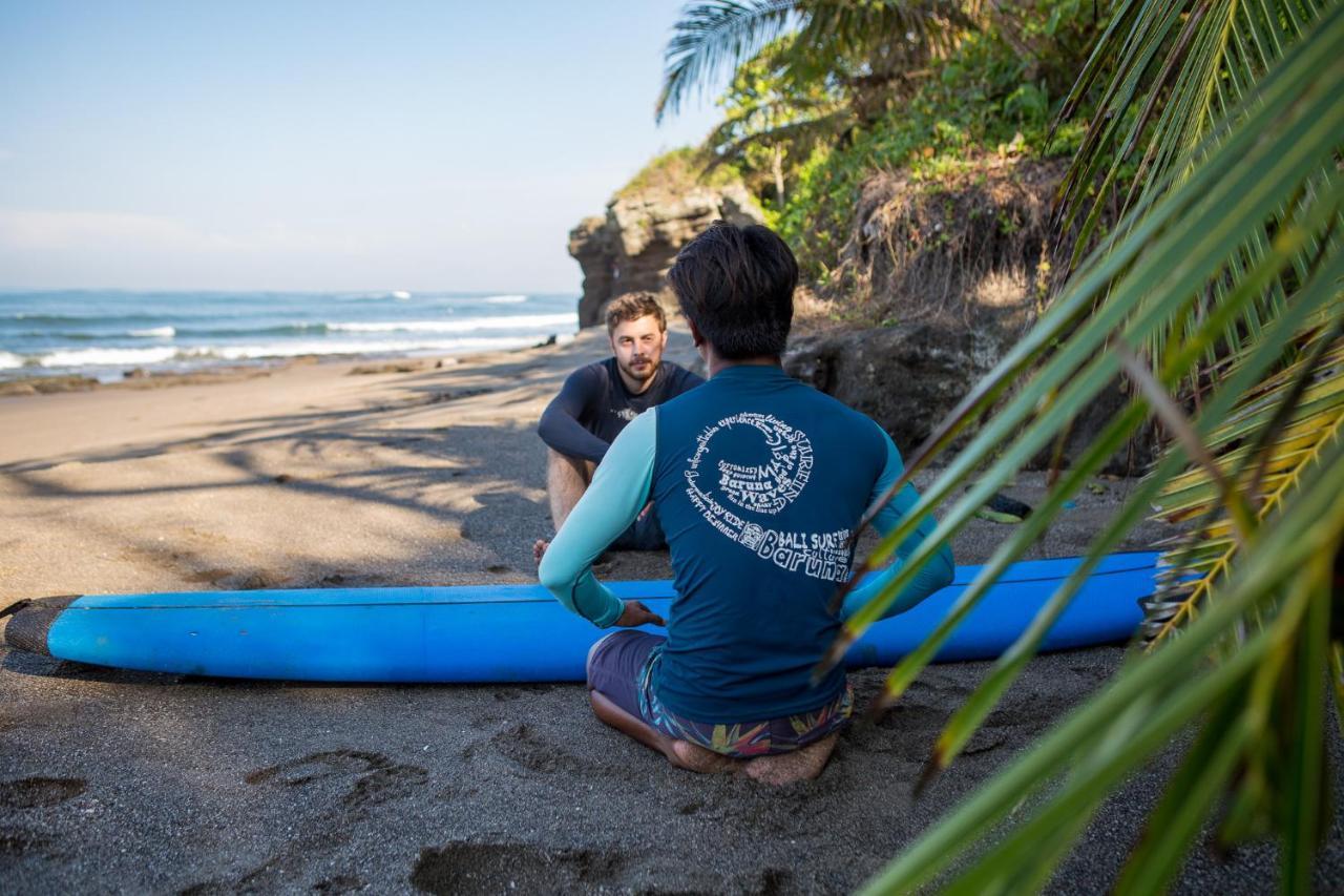 Seaside Tribe - Boutique Surf Stay & Retreat Танаг-Лот Екстер'єр фото