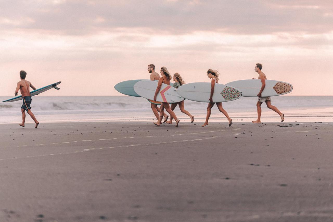 Seaside Tribe - Boutique Surf Stay & Retreat Танаг-Лот Екстер'єр фото