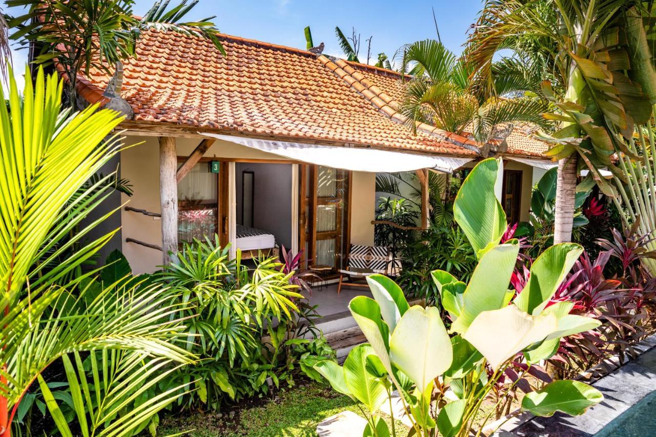Seaside Tribe - Boutique Surf Stay & Retreat Танаг-Лот Екстер'єр фото