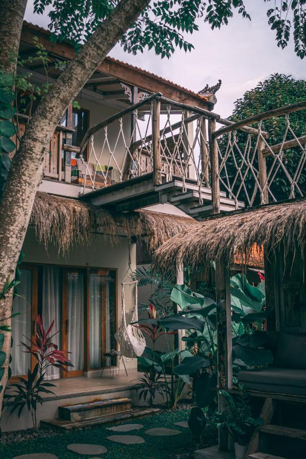 Seaside Tribe - Boutique Surf Stay & Retreat Танаг-Лот Екстер'єр фото