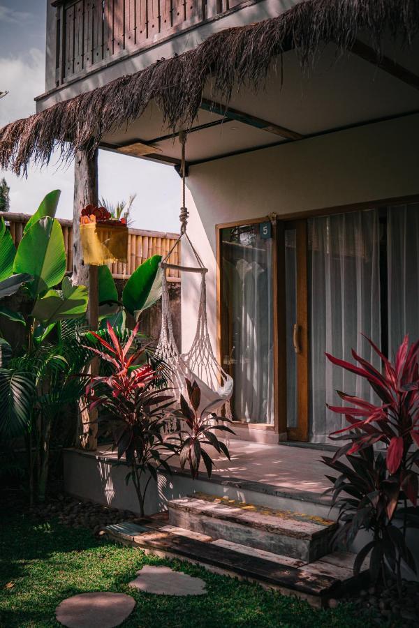 Seaside Tribe - Boutique Surf Stay & Retreat Танаг-Лот Екстер'єр фото