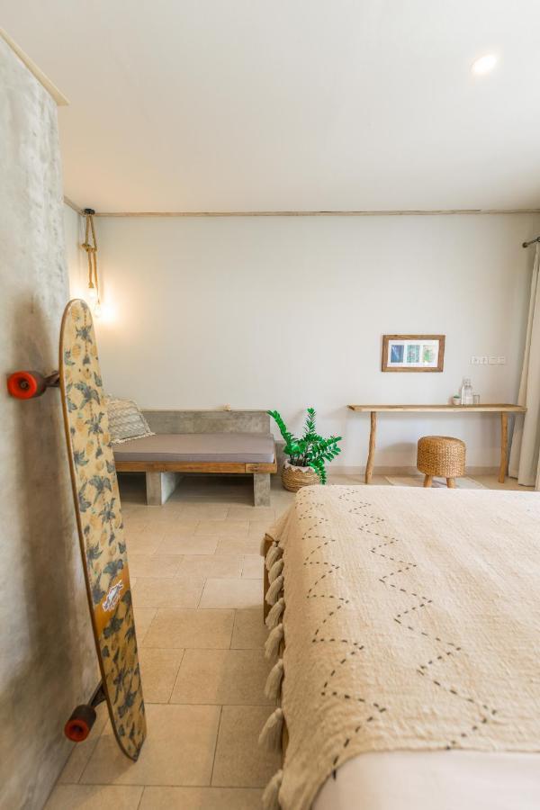 Seaside Tribe - Boutique Surf Stay & Retreat Танаг-Лот Екстер'єр фото