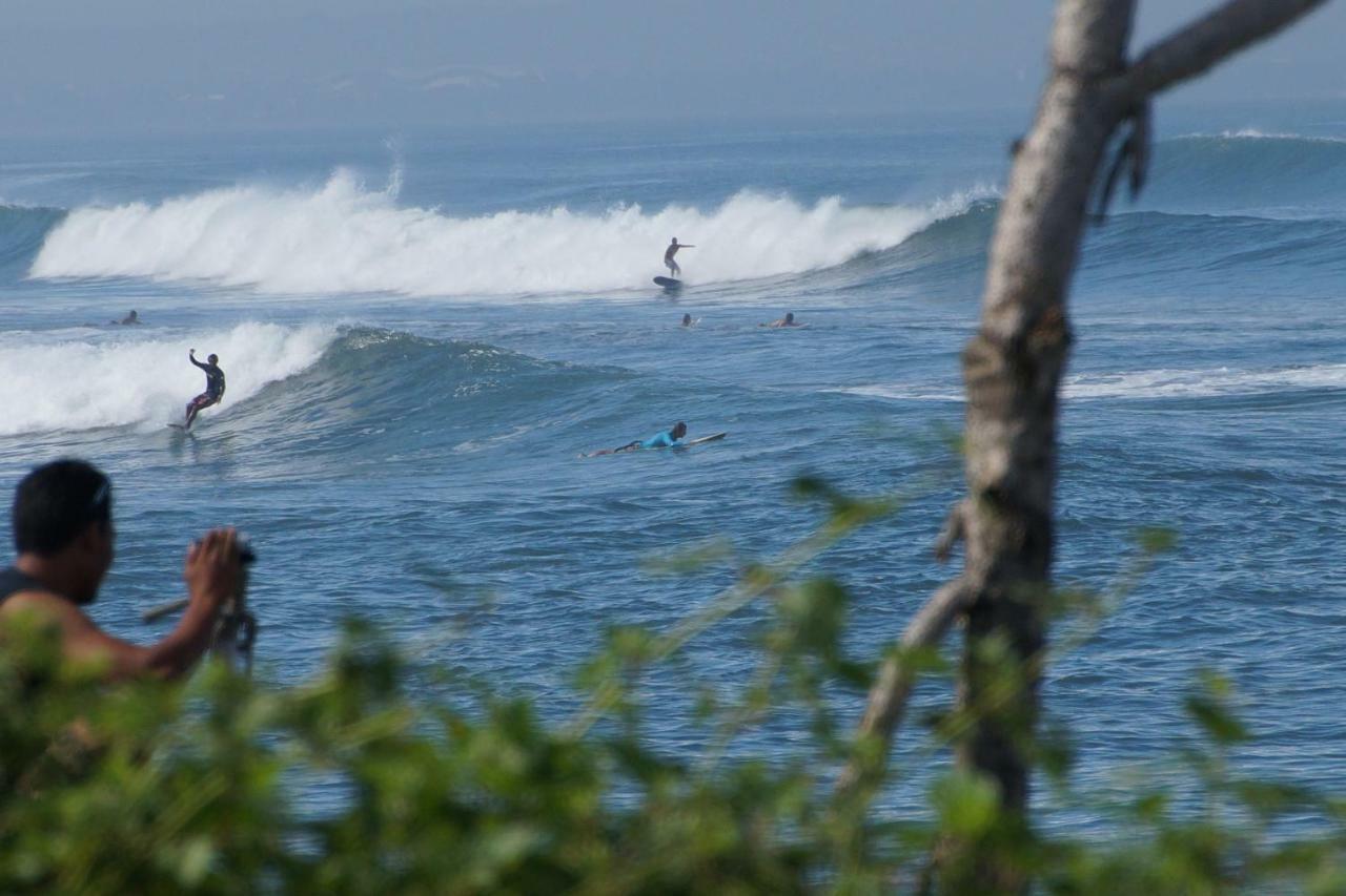 Seaside Tribe - Boutique Surf Stay & Retreat Танаг-Лот Екстер'єр фото